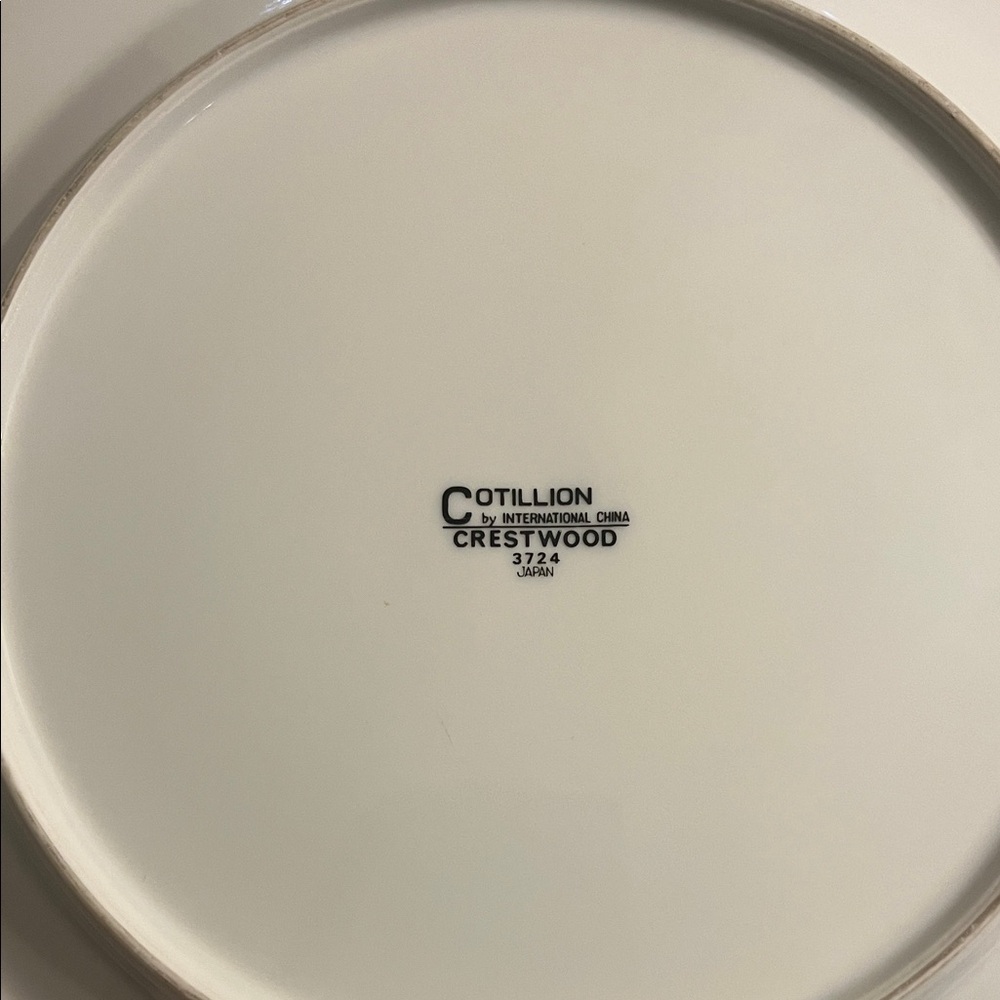 Cotillion Crestwood Plate